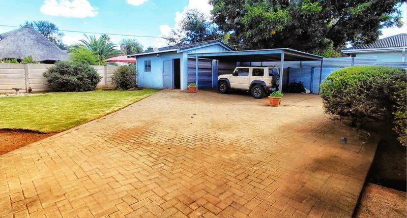 4 Bedroom Property for Sale in Fichardt Park Free State